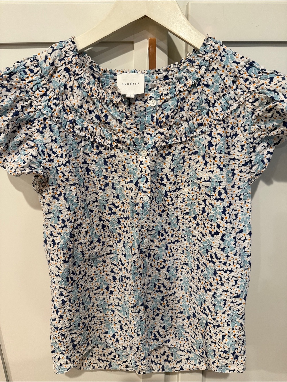 sundays White and Blue Floral Button-Front Women's Blouse
